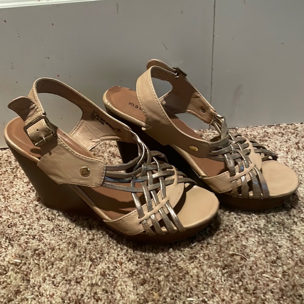 Wedge heels